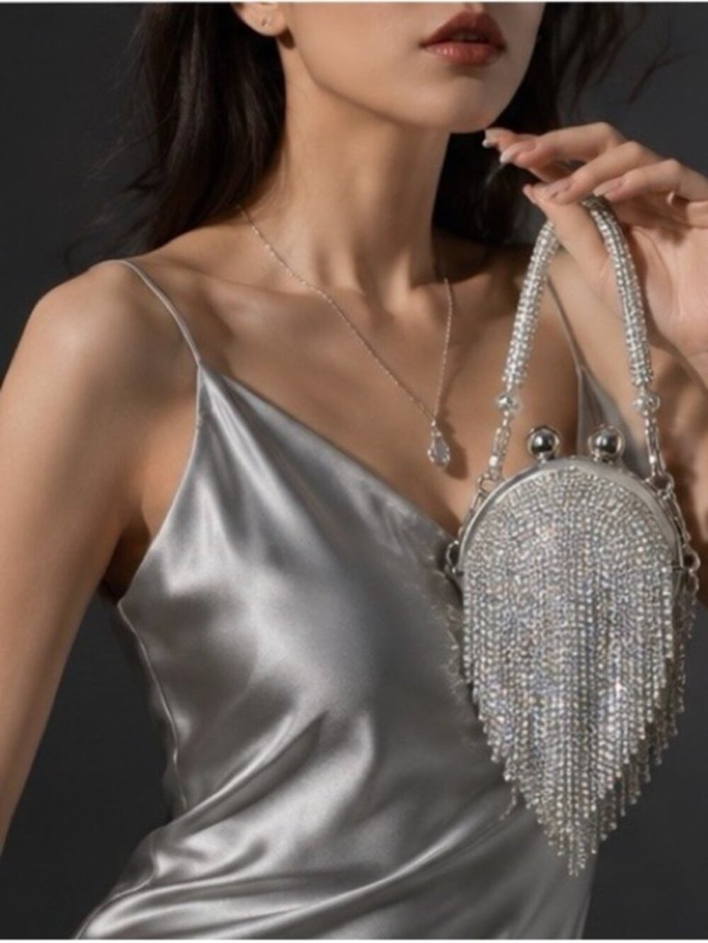Luxury Crystal Fringe TeardropEvening Bag with Silver Chain Strap